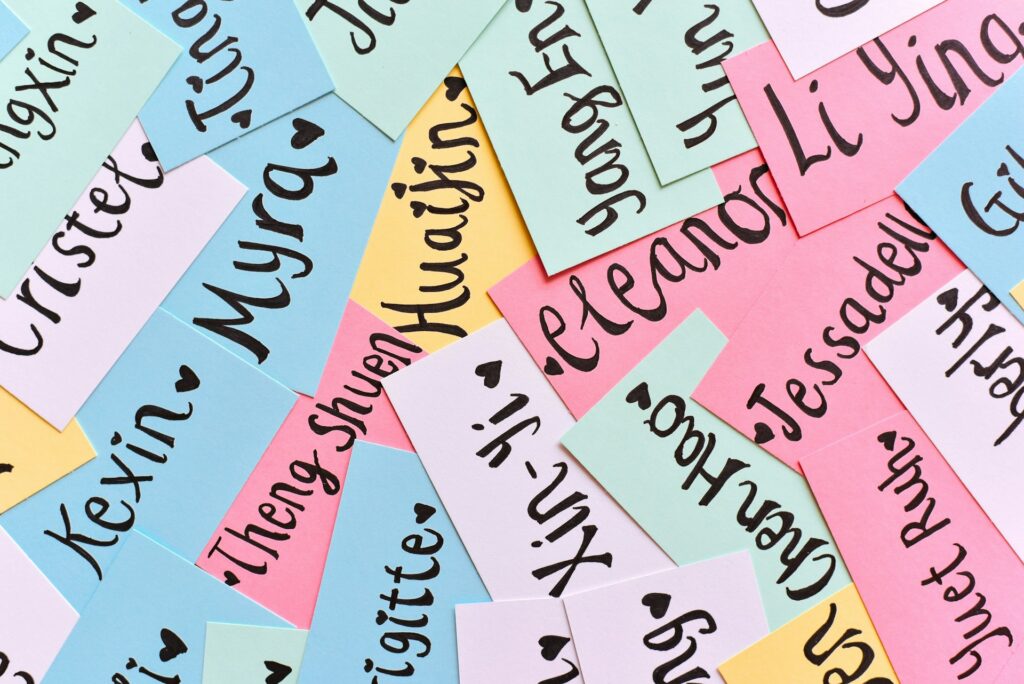 chuttersnap-JChRnikx0tM-unsplash name cards in different colors