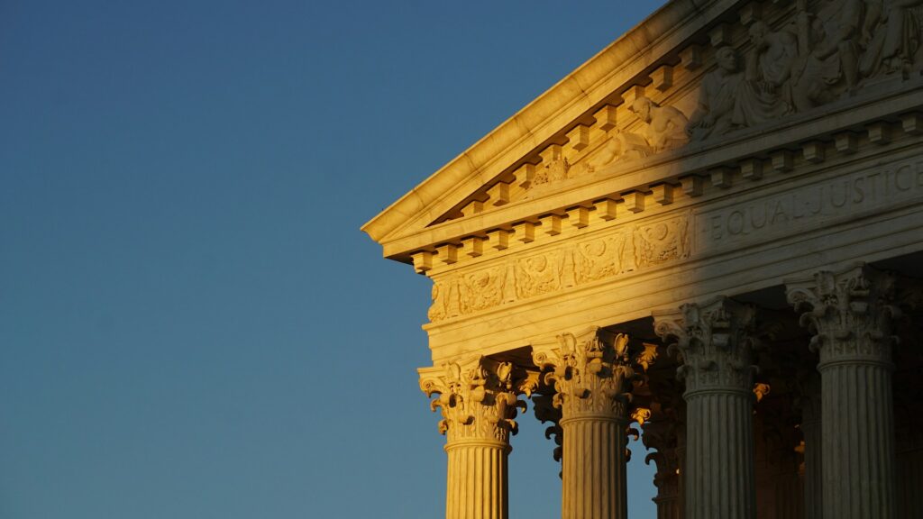 ian-hutchinson-U8WfiRpsQ7Y-unsplash facade of a justice building