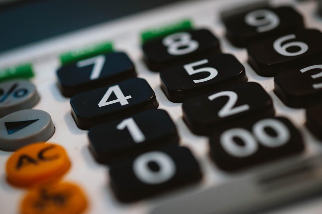 calculator-820330_1280 Close up of a calculator