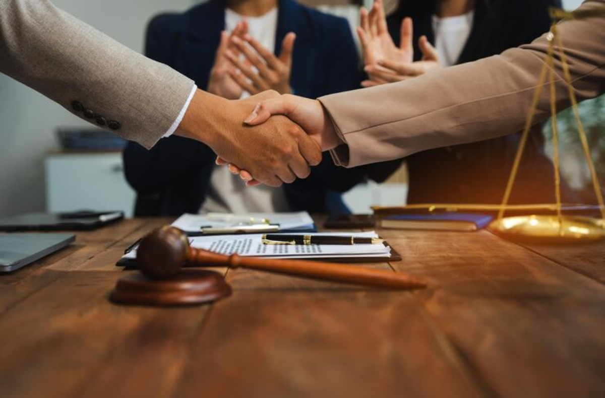 Collaborative law team meeting for Houston Heights divorce