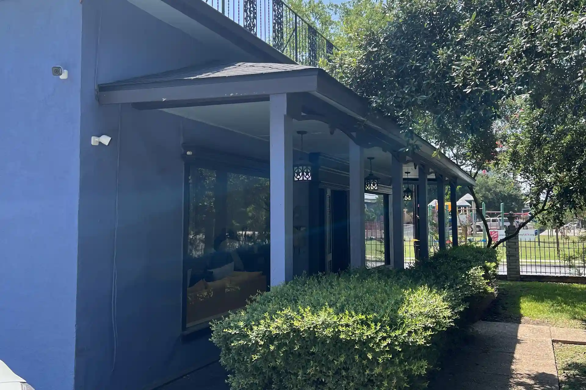 San Antonio II office location exterior view of building with covered walkway